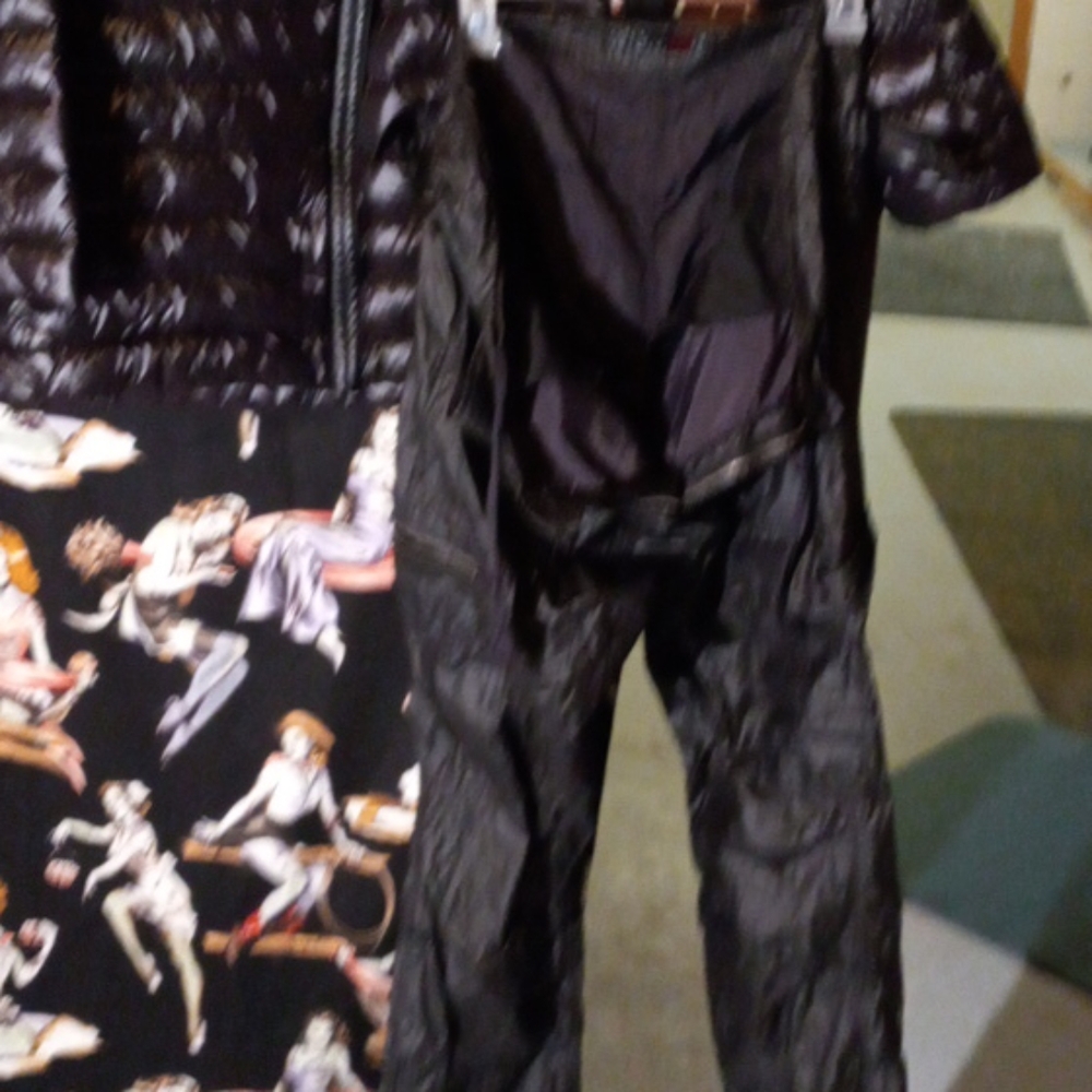 Pants woven with copper